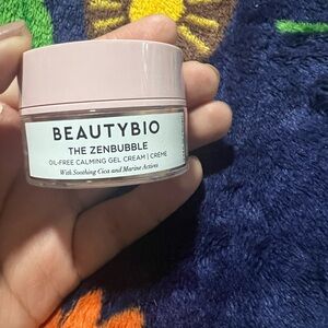 The ZenBubble Oil-Free Calming Gel Cream - Pink